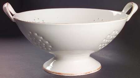 Grand Buffet Ceramic Colander