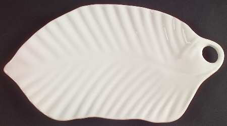 Grand Buffet 11" Leaf Dish