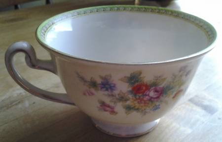 SUJ3 Footed Cup