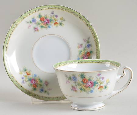 SUJ3 Footed Cup & Saucer Set
