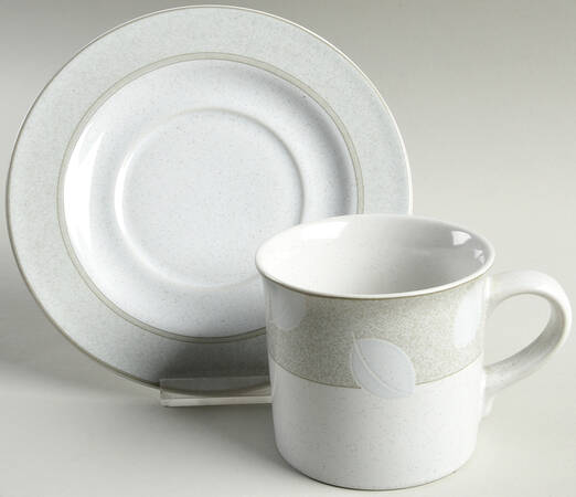 Nature'S Walk Flat Cup & Saucer Set