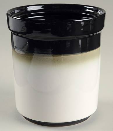 Nova Black (Newer, Grayish White Center) Large Canister No Lid