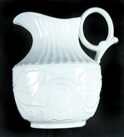 Villa Verde 48 Oz Pitcher