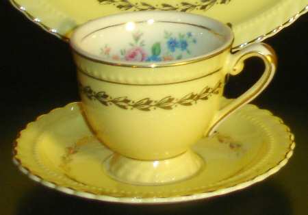 STB264 Footed Demitasse Cup & Saucer Set