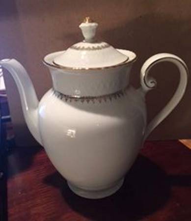 16941 Coffee Pot & Lid