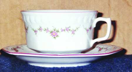 27976 Footed Cup & Saucer Set