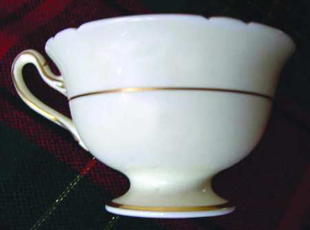 12888 Footed Cup