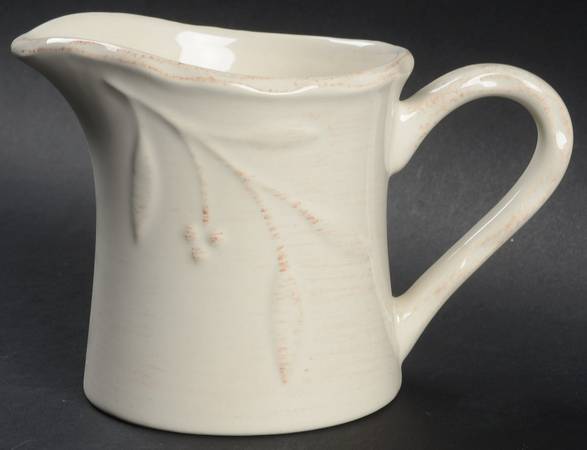Bella Ivory Creamer