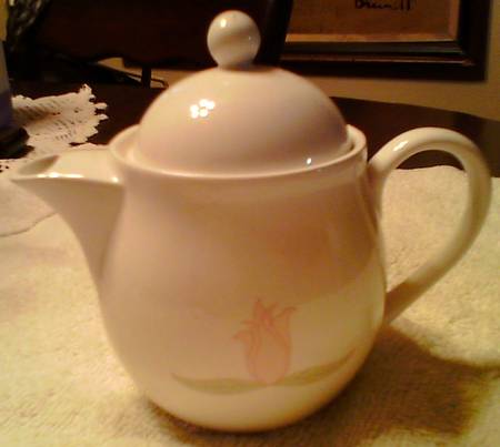 Festa Teapot & Lid