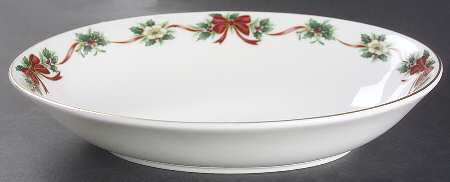 Holiday Garland 10" Oval Vegetable Bowl