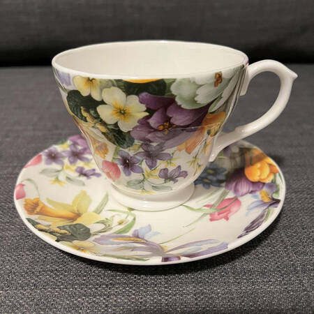 Duchess Footed Cup & Saucer Set