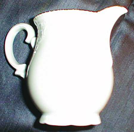 O7740 Creamer