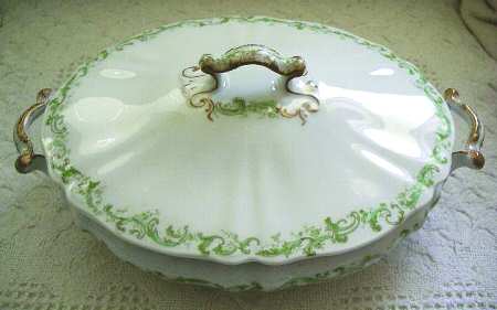 54908 Round Covered Vegetable