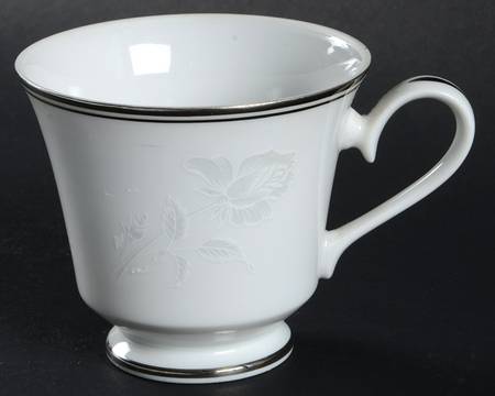 Carolyn (With Ring) Footed Cup