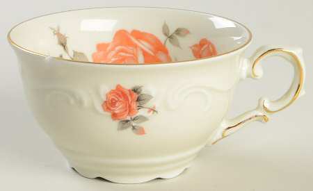SCH438 Footed Cup