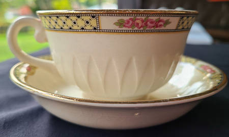 S1V1 Flat Cup & Saucer Set
