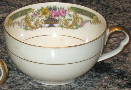 HCZ257 No Middle Floral Footed Cup