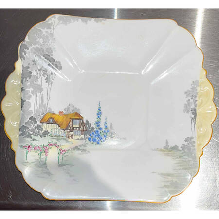 Cottage-2 Square Handled Cake Plate