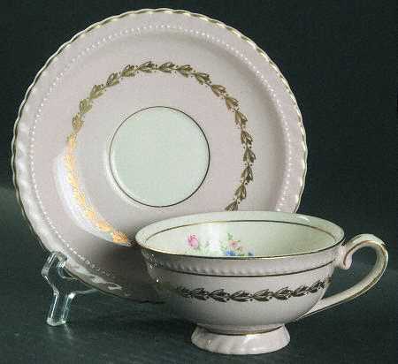 STB295 Footed Cup & Saucer Set