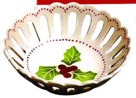 Holly Berries 3" Round Open Weave Basket