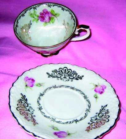 SCH474 Footed Cup & Saucer Set