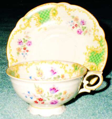 SLT328 Footed Cup & Saucer Set