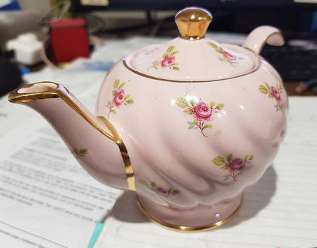 1593 Teapot & Lid