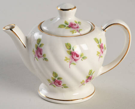 1593 Mini Teapot & Lid