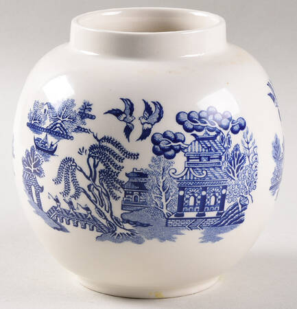 Blue Willow (Smooth, No Trim) Medium Ginger Jar No Lid