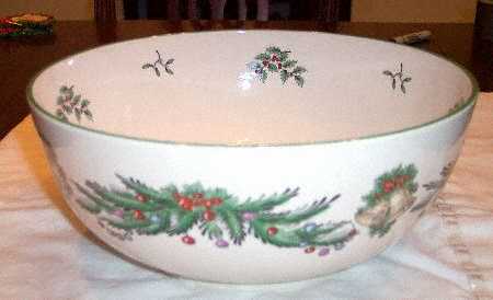 Christmas Tree Garland 9" Salad Serving Bowl