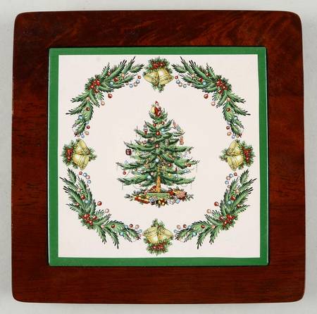 Christmas Tree Garland Wood Frame Trivet