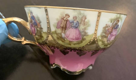 SBV4 Footed Cup