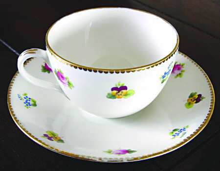 SHE57 Flat Cup & Saucer Set