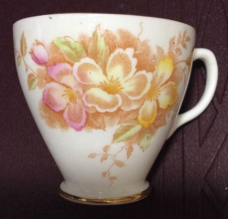 2264 Footed Cup