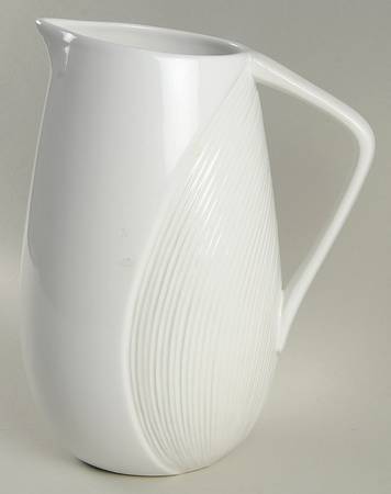 Tempo 70 Oz Pitcher