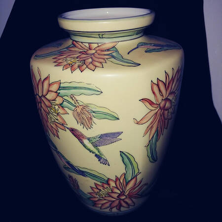 Hummingbird Collection 10" Vase