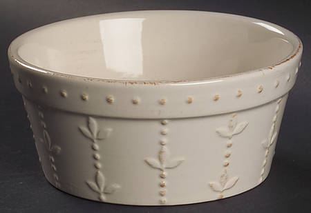 Sorrento Ivory Small Pet Bowl by Signature