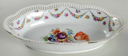Eleanor 11" Pierced Oval Bowl