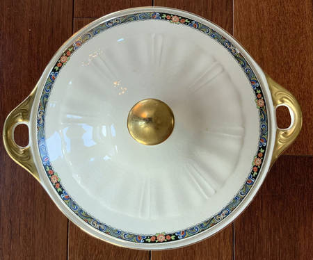 212 Round Covered Vegetable