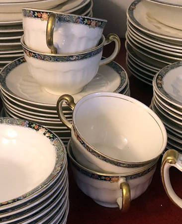 212 Flat Cup & Saucer Set