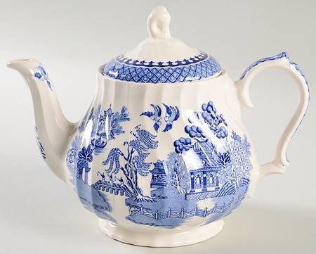 Blue Willow (No Trim, White) Teapot & Lid