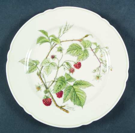 Waldbeere Ivory Salad Plate