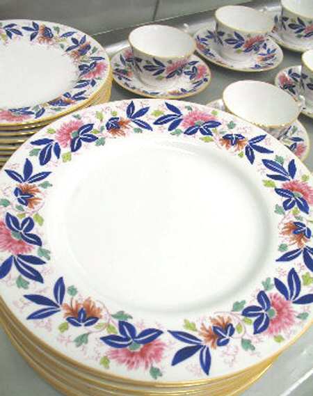 R8148 by Spode