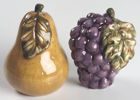 Victoria (Earthenware) Figural Salt & Pepper Set