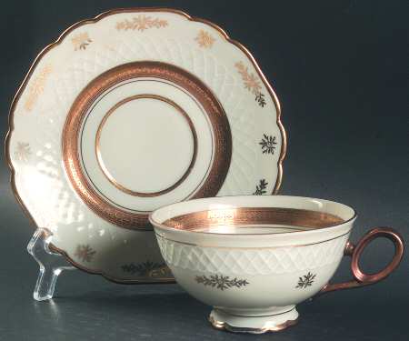 32035 Footed Cup & Saucer Set