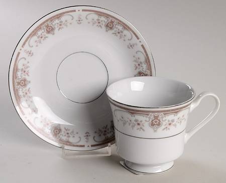 SIV12 Footed Cup & Saucer Set