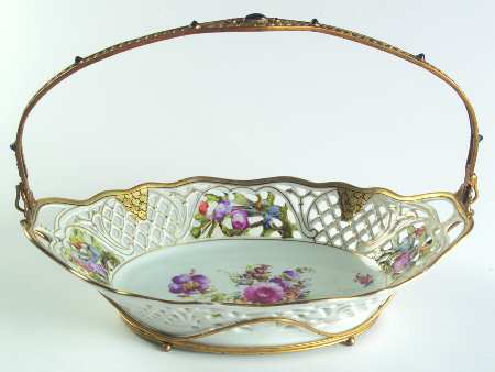 SCH533 10" Oval Pierced Basket