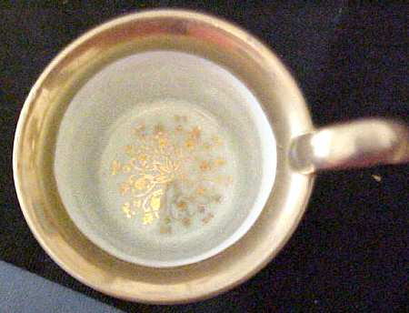 G887 Footed Cup