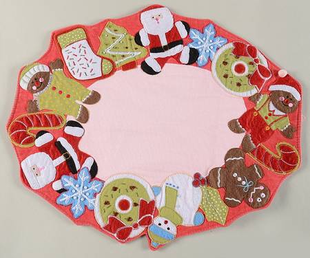 Homemade Holidays Oval Cloth Placemat