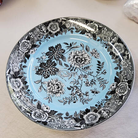 Blue Room Garden Collection (Mixed Colors) 12" Pizza Plate